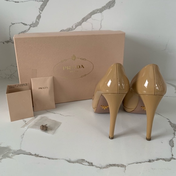 Prada heels nude 37.5 classic - Picture 1 of 5